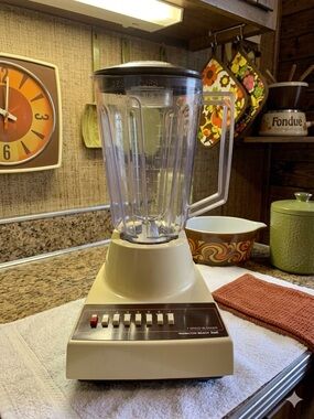Country Kitchen 1970s Hamilton Beach Blender-Works